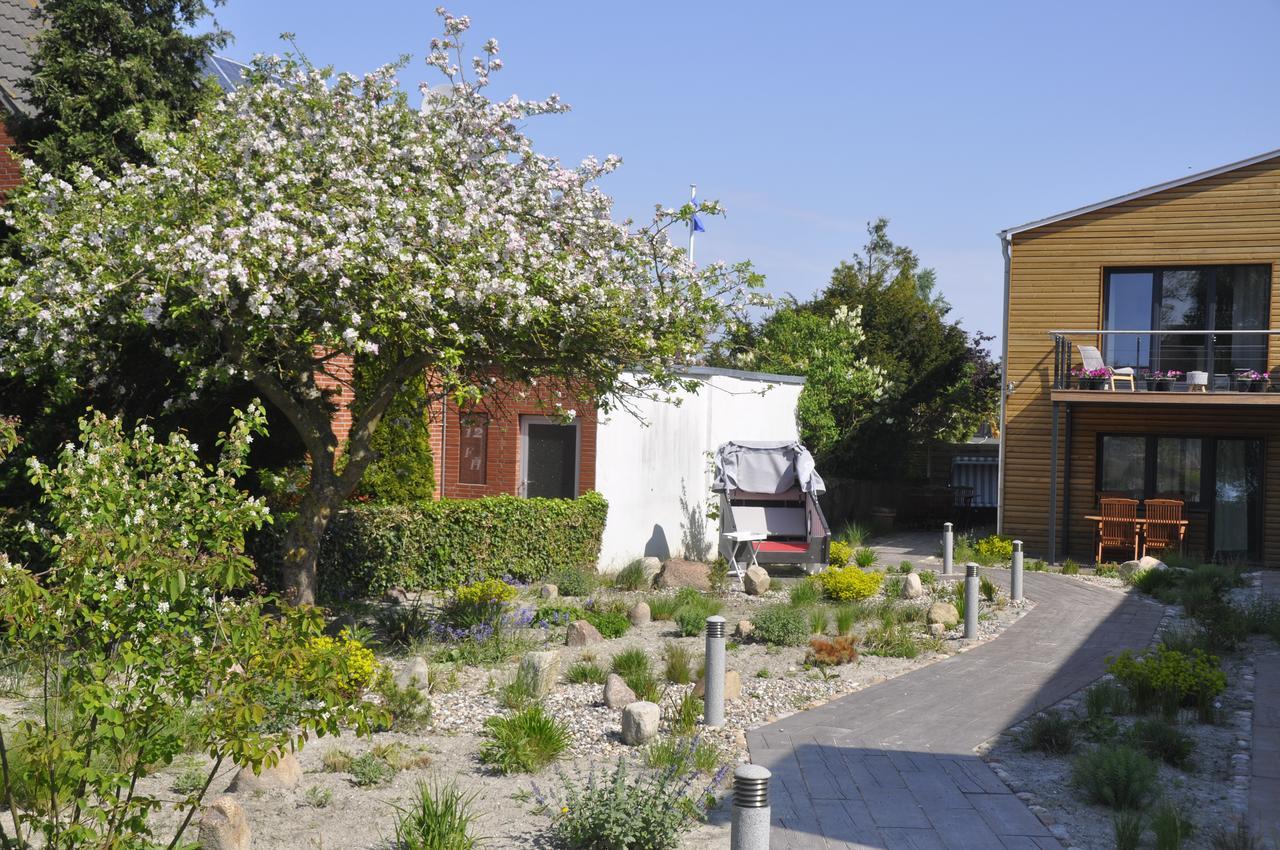 Hotel & Ferienunterkuenfte Hus Seeblick Fehmarn Exterior foto