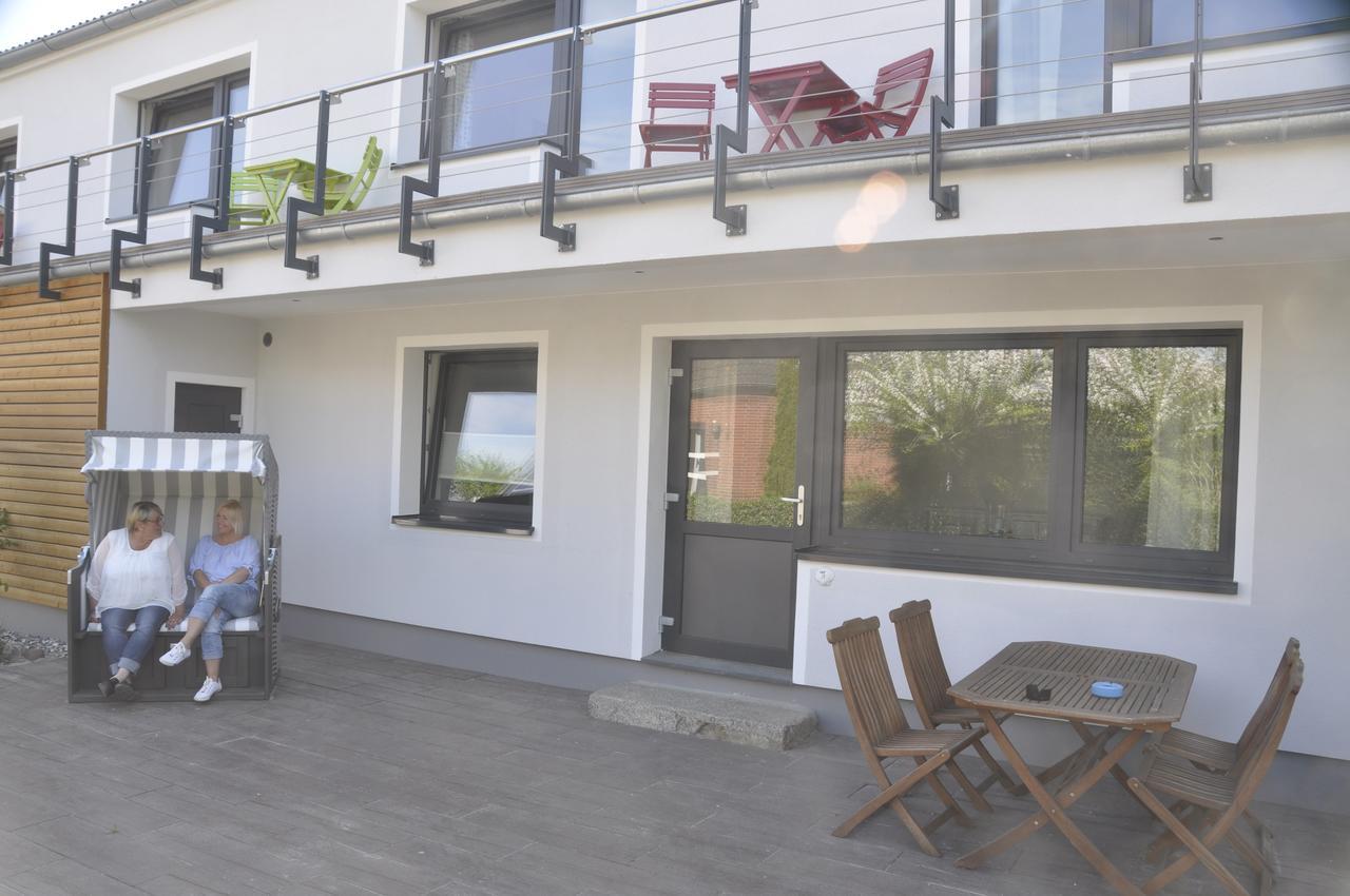 Hotel & Ferienunterkuenfte Hus Seeblick Fehmarn Exterior foto
